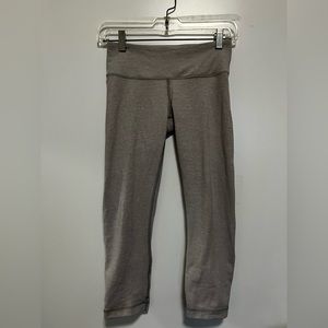 LULULEMON GREY LEGGINGS size 4 (fit women’s s/xs)